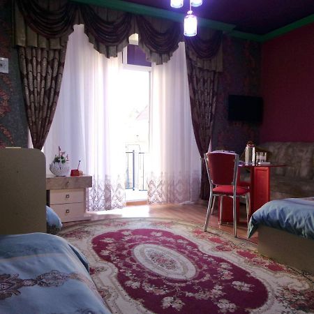 Tubram S Ailəvi Qonaq Evi Bed & Breakfast Şǝki Exterior foto